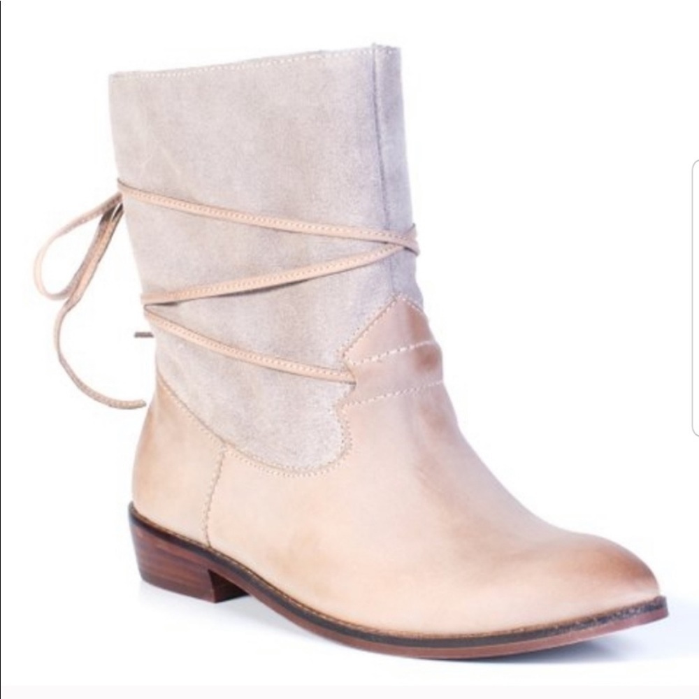 Anthro Latigo Pogo Tan Grey Wrap Suede Boots